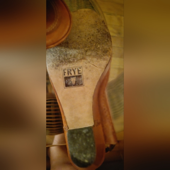 FRYE Leather shoes camel color size 23 / 7US - Picture 3 of 5